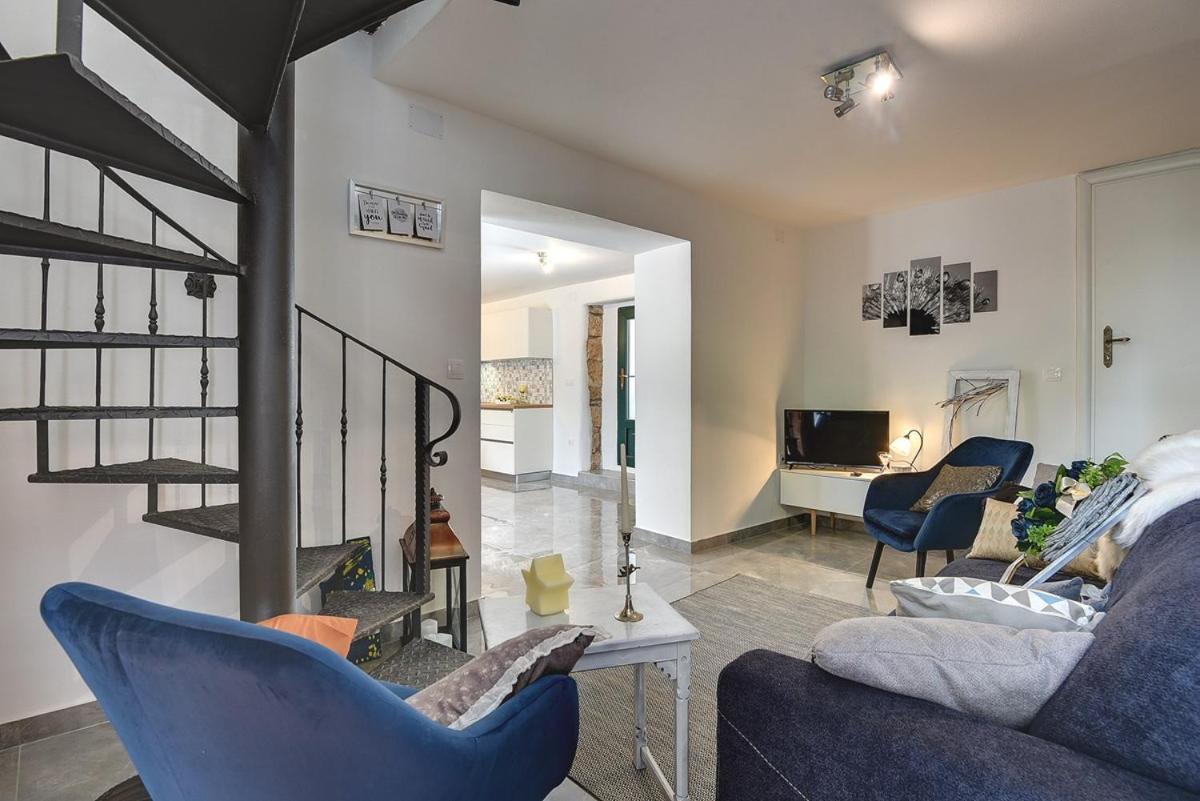 Villa Micol Gajana Экстерьер фото