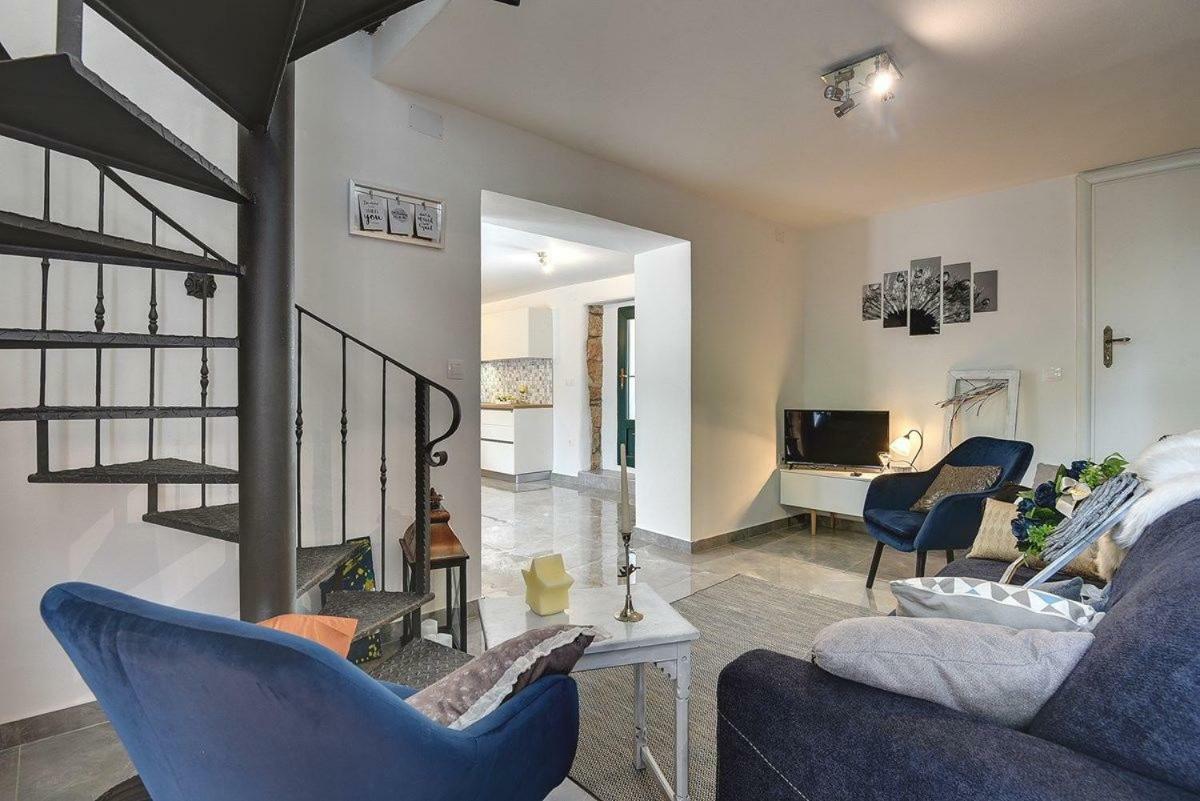 Villa Micol Gajana Экстерьер фото